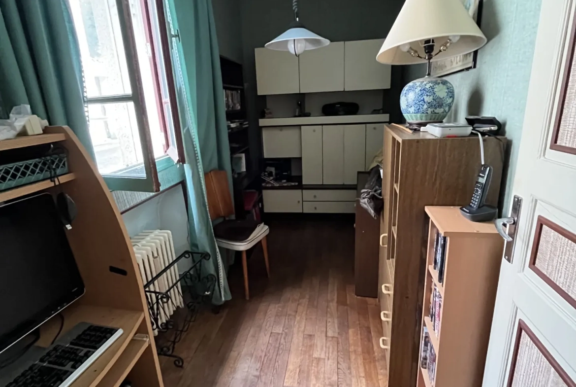 Maison à Saint Jean de Thouars avec vue sur la vallée, 2 chambres, garage et terrain de 533 m² 