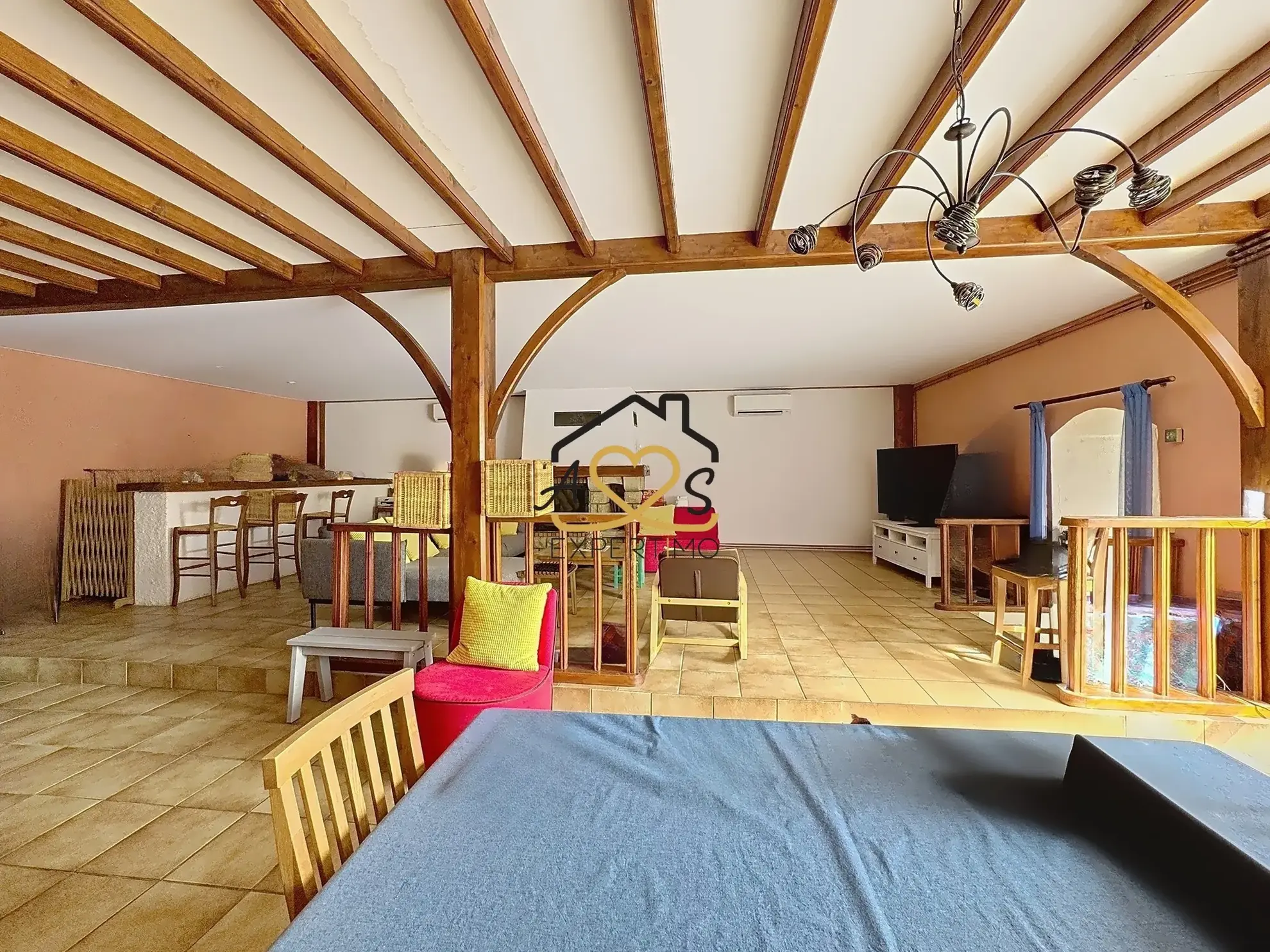 Maison de village à Saint Julien de Coppel avec garage et cave – 178 m2 