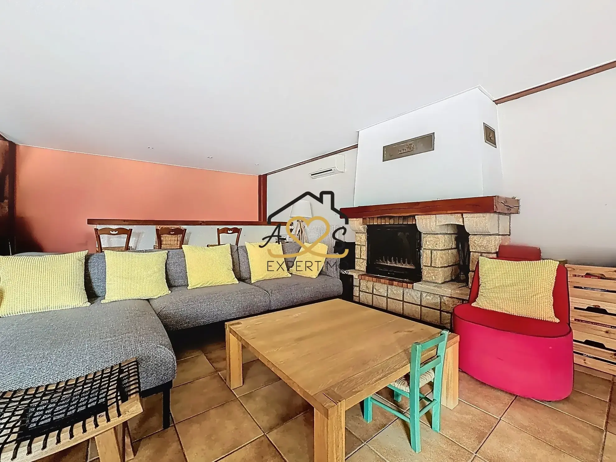 Maison de village à Saint Julien de Coppel avec garage et cave – 178 m2 