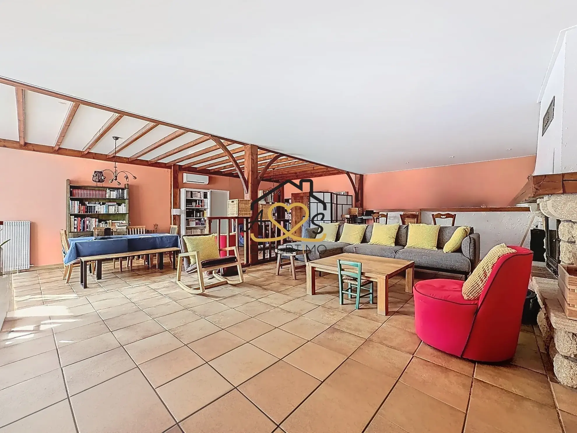 Maison de village à Saint Julien de Coppel avec garage et cave – 178 m2 