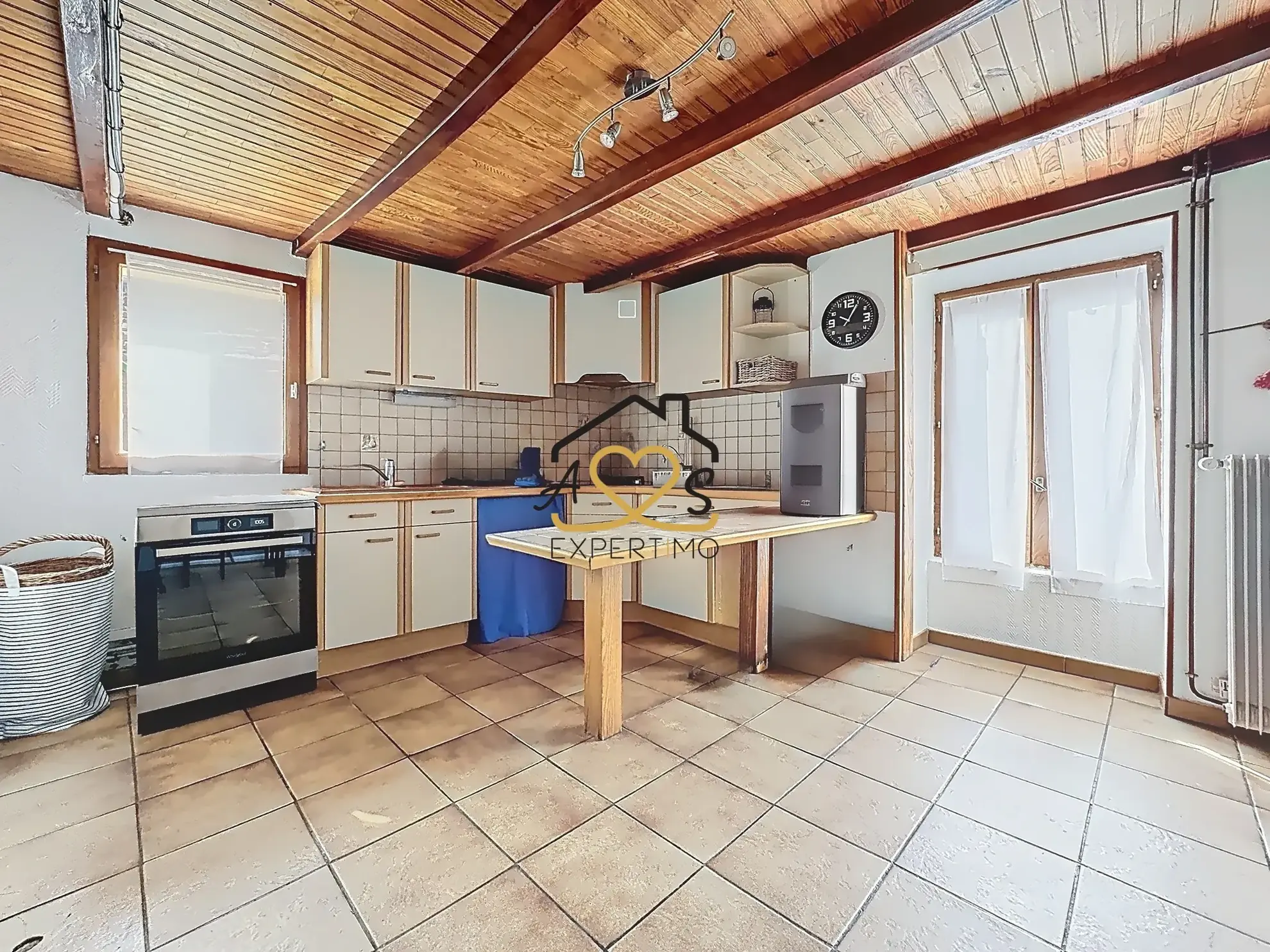 Maison de village à Saint Julien de Coppel avec garage et cave – 178 m2 