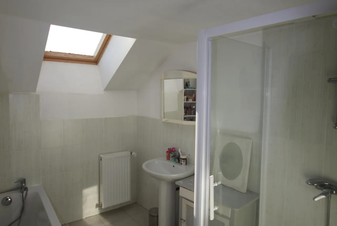 Maison 4 chambres rénovée à Chooz proche Givet, idéal investisseur 