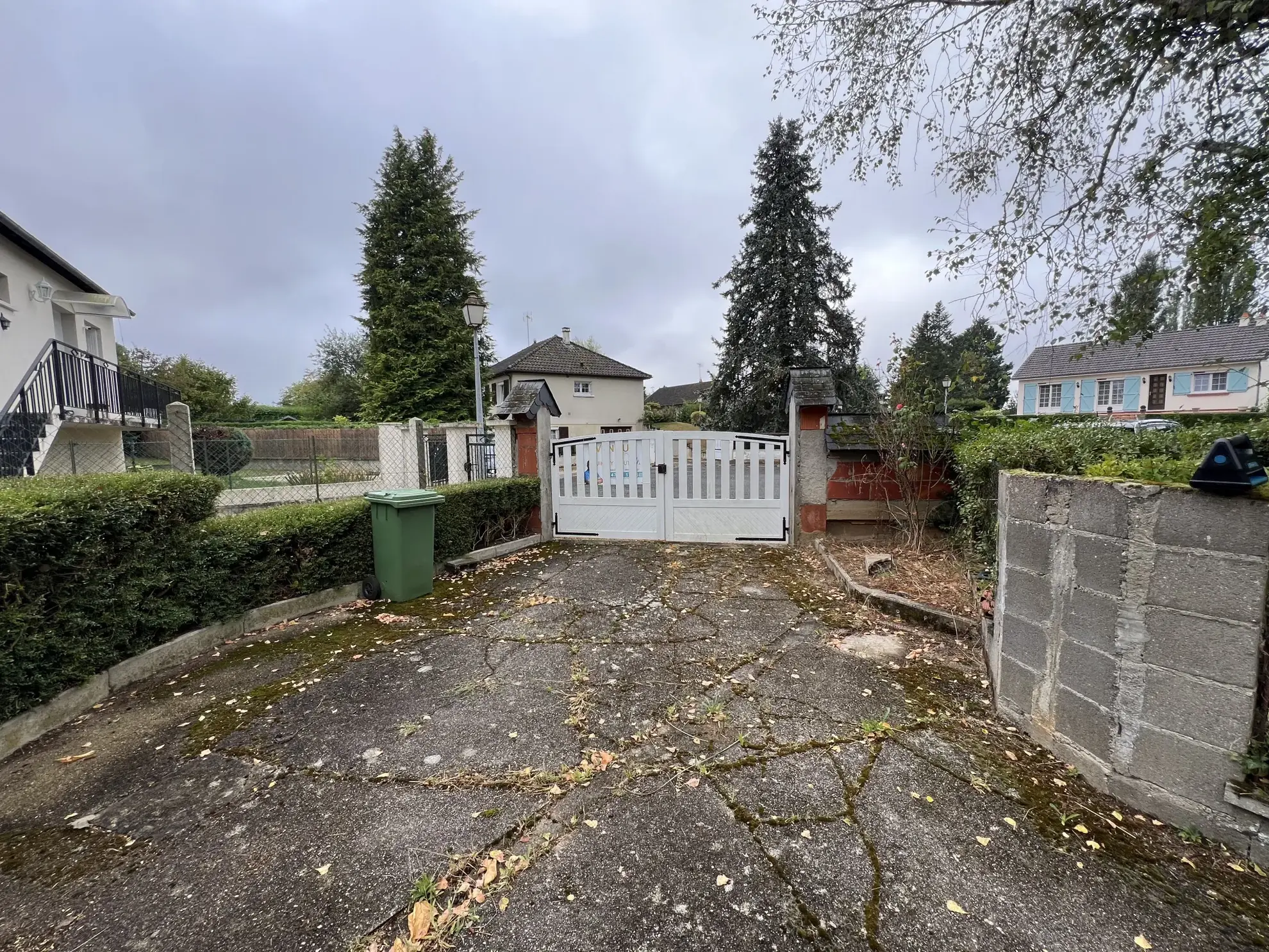 Maison familiale avec 4 chambres et appartement indépendant à Saint-Amand-en-Puisaye 