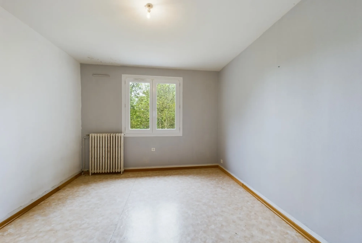 Maison familiale avec 4 chambres et appartement indépendant à Saint-Amand-en-Puisaye 
