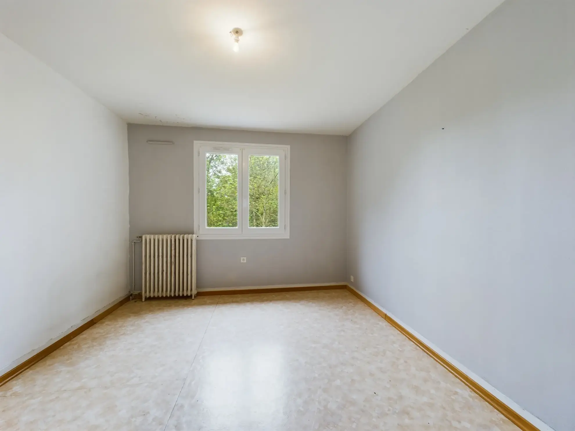 Maison familiale avec 4 chambres et appartement indépendant à Saint-Amand-en-Puisaye 