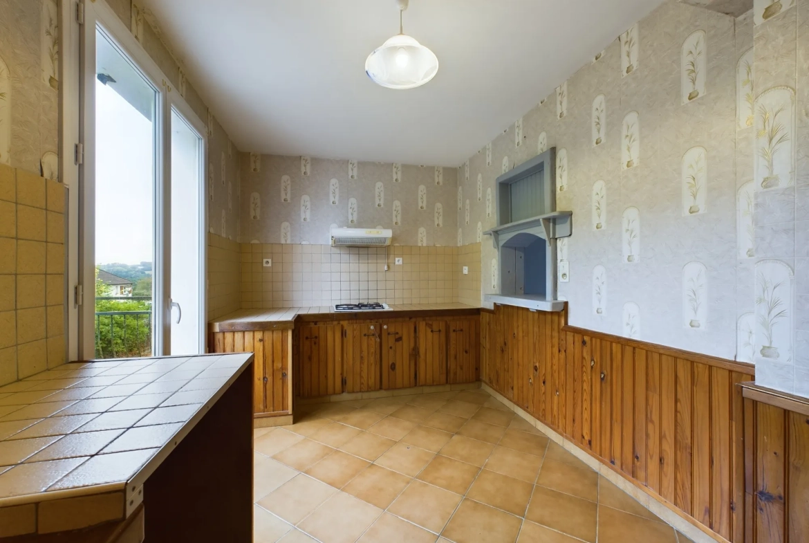 Maison familiale avec 4 chambres et appartement indépendant à Saint-Amand-en-Puisaye 
