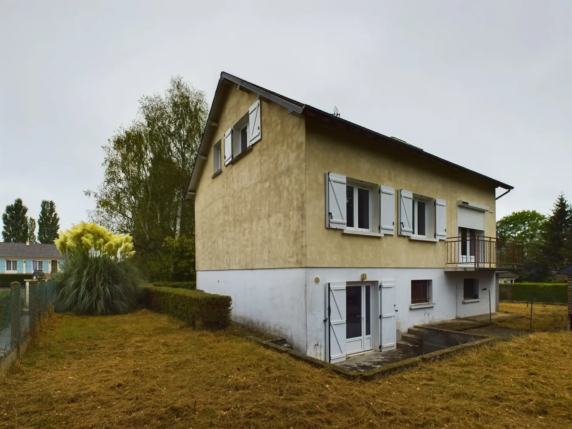 Maison familiale avec 4 chambres et appartement indépendant à Saint-Amand-en-Puisaye 
