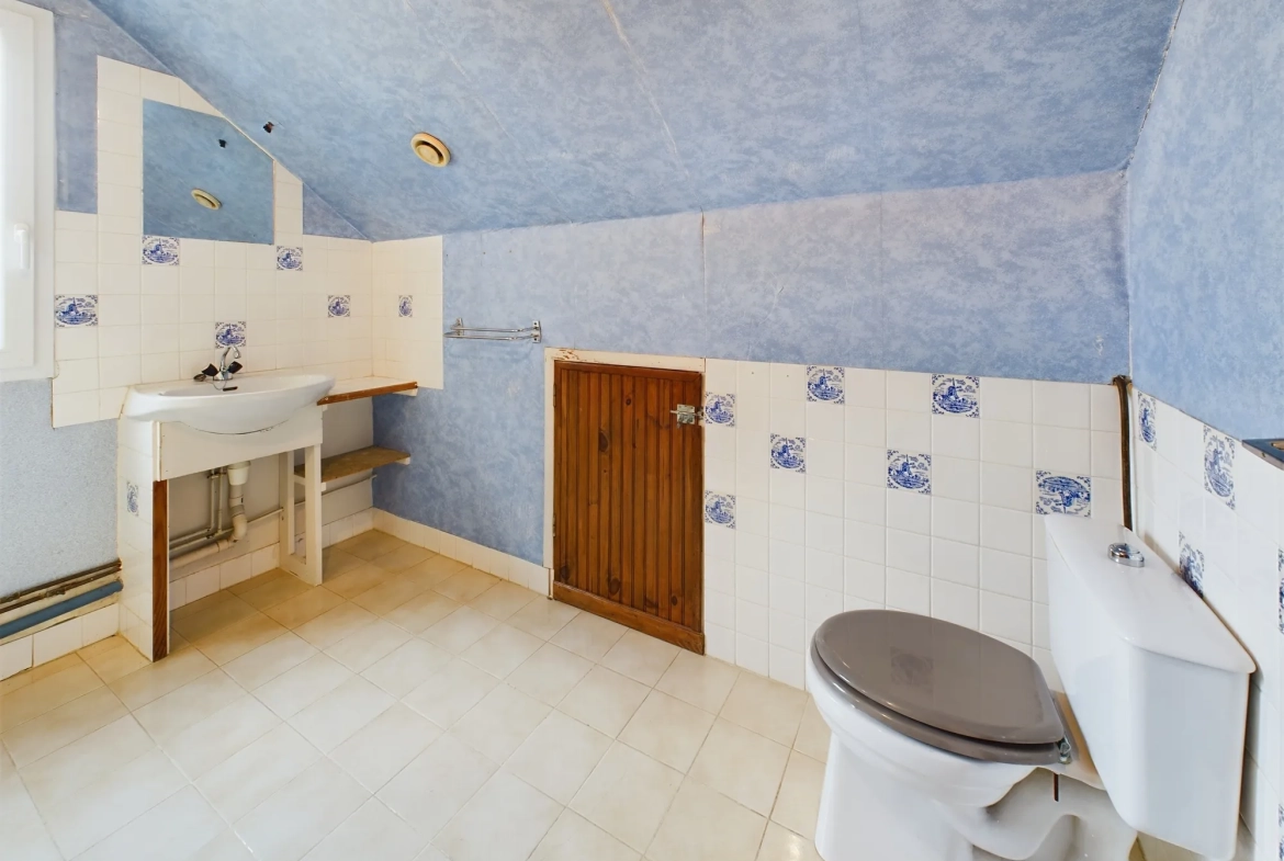 Maison familiale avec 4 chambres et appartement indépendant à Saint-Amand-en-Puisaye 