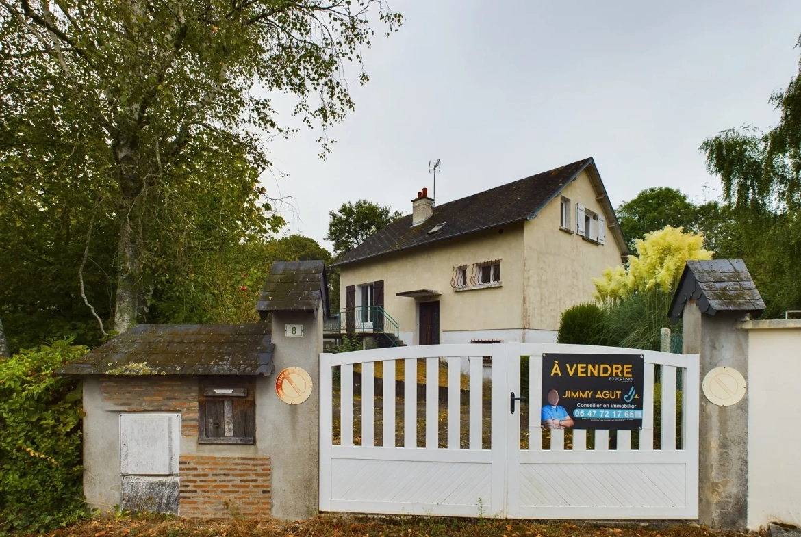 Maison familiale avec 4 chambres et appartement indépendant à Saint-Amand-en-Puisaye 