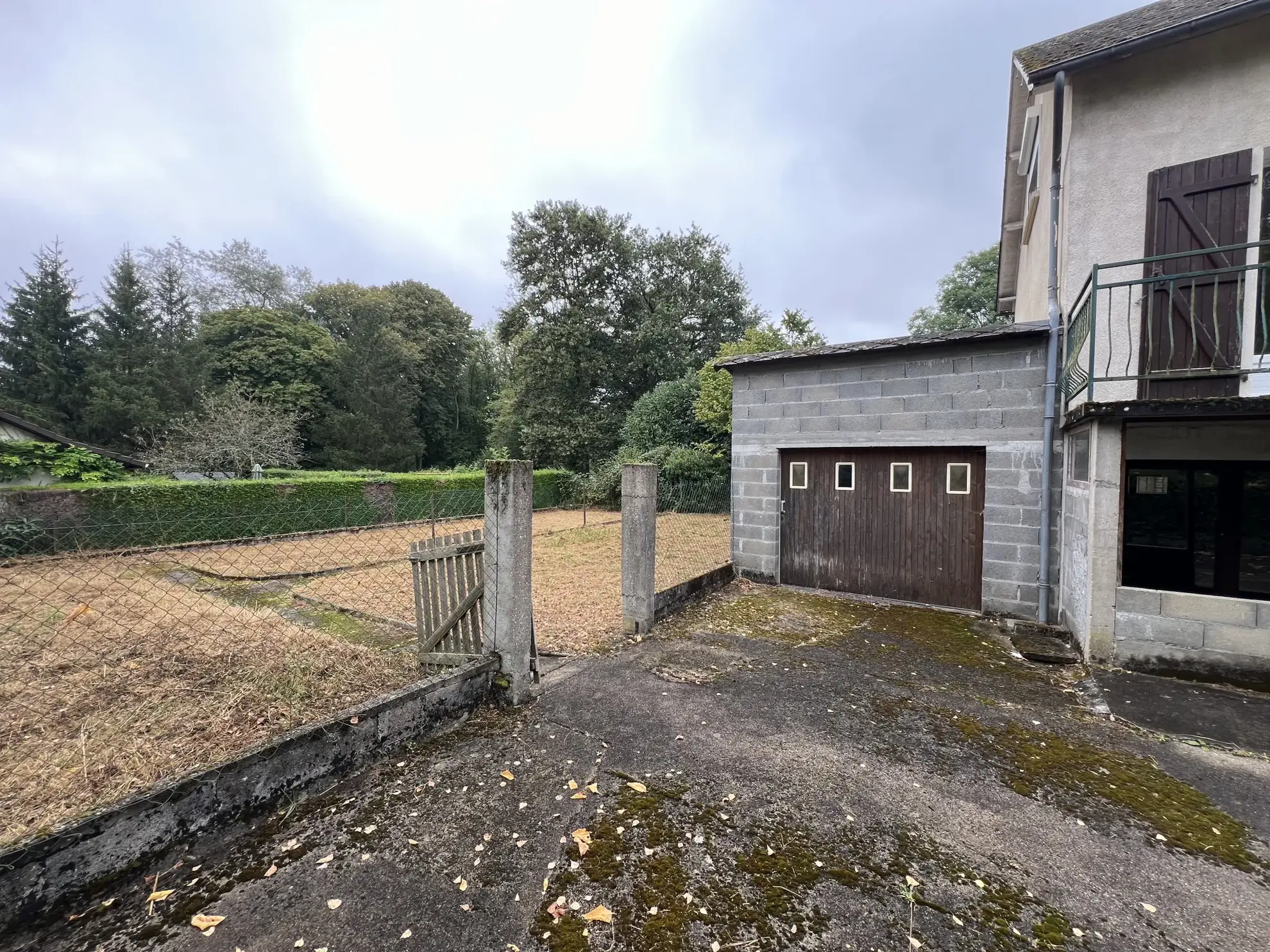 Maison familiale avec 4 chambres et appartement indépendant à Saint-Amand-en-Puisaye 