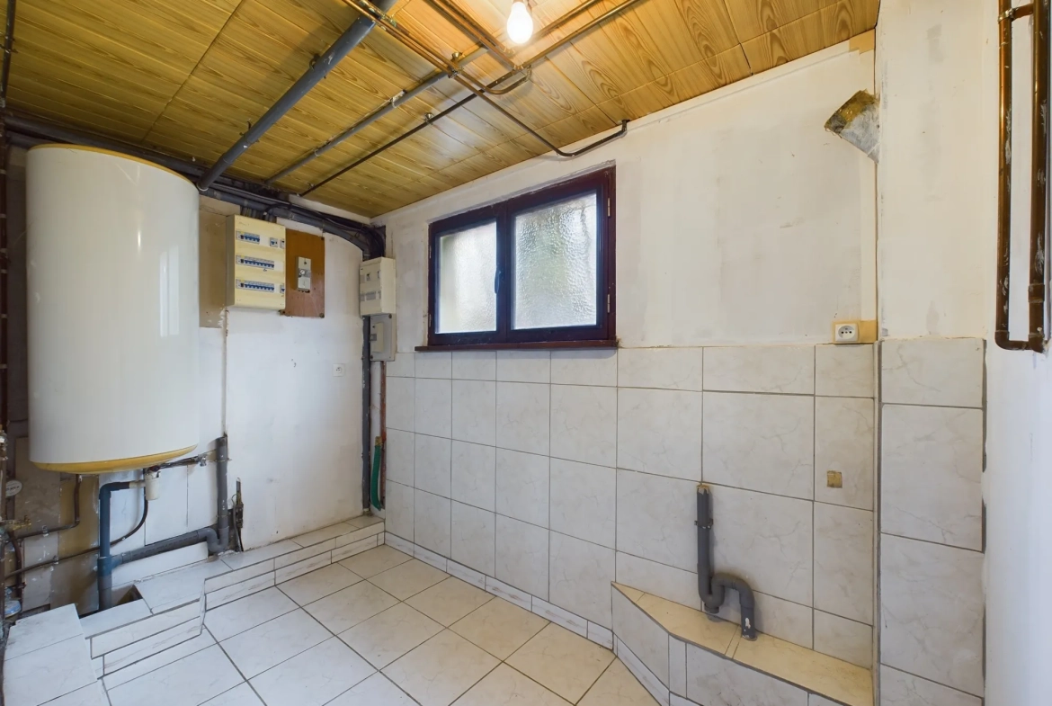 Maison familiale avec 4 chambres et appartement indépendant à Saint-Amand-en-Puisaye 