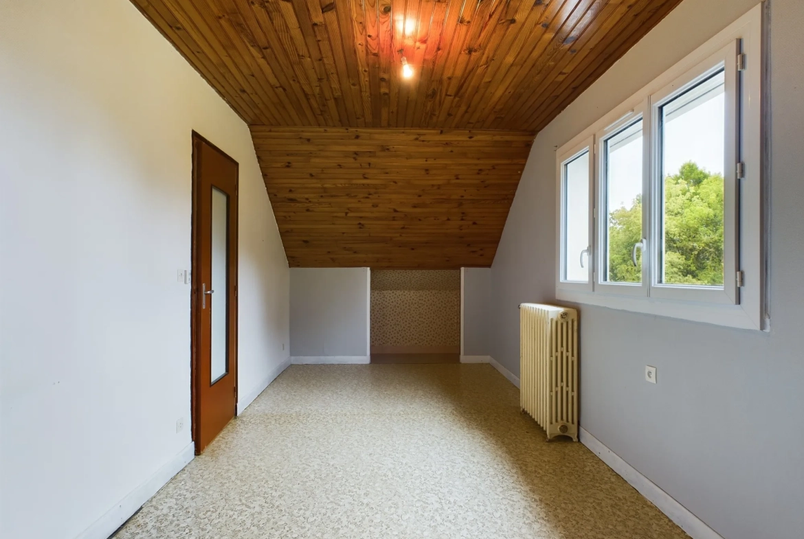Maison familiale avec 4 chambres et appartement indépendant à Saint-Amand-en-Puisaye 