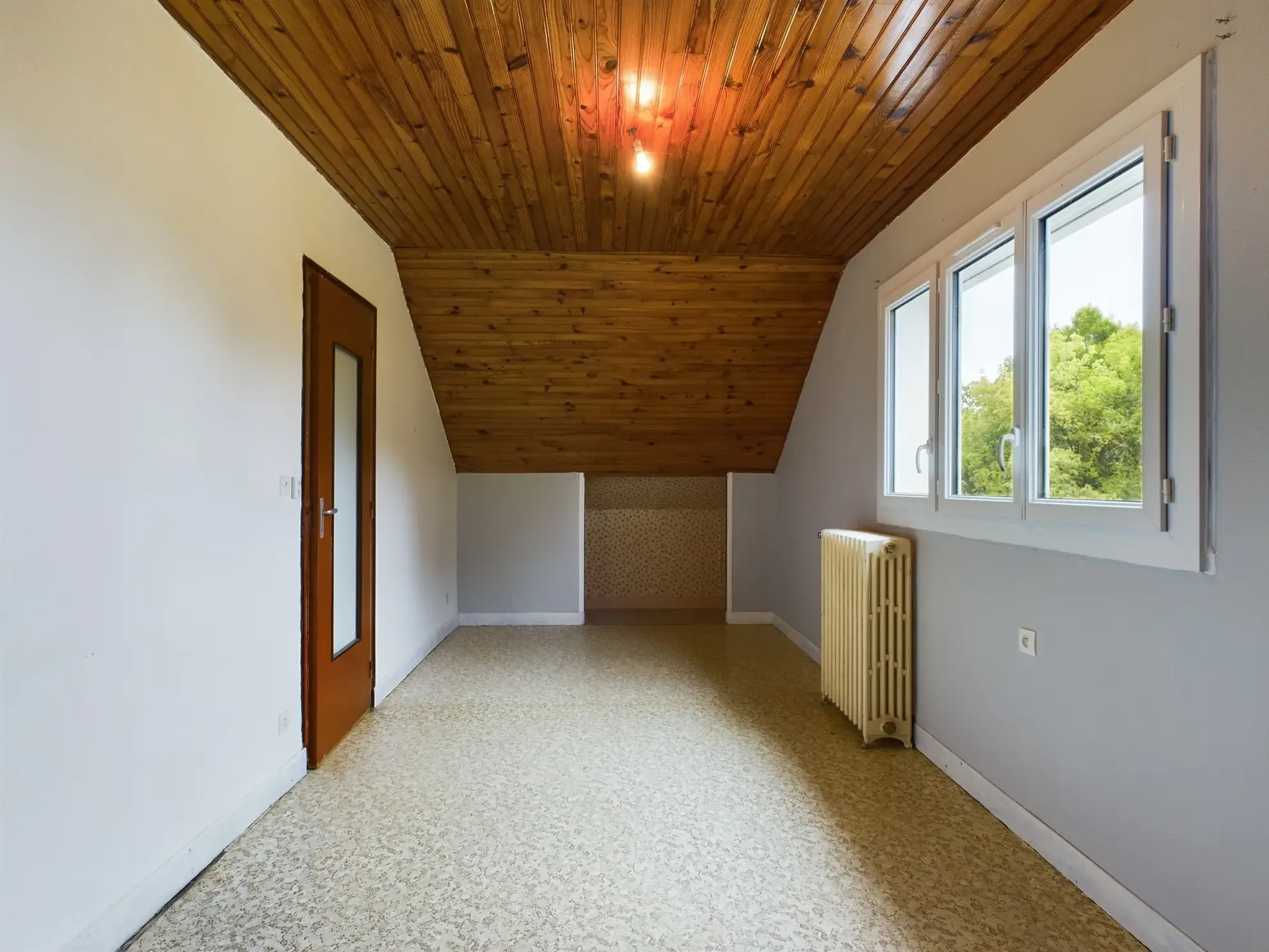 Maison familiale avec 4 chambres et appartement indépendant à Saint-Amand-en-Puisaye 