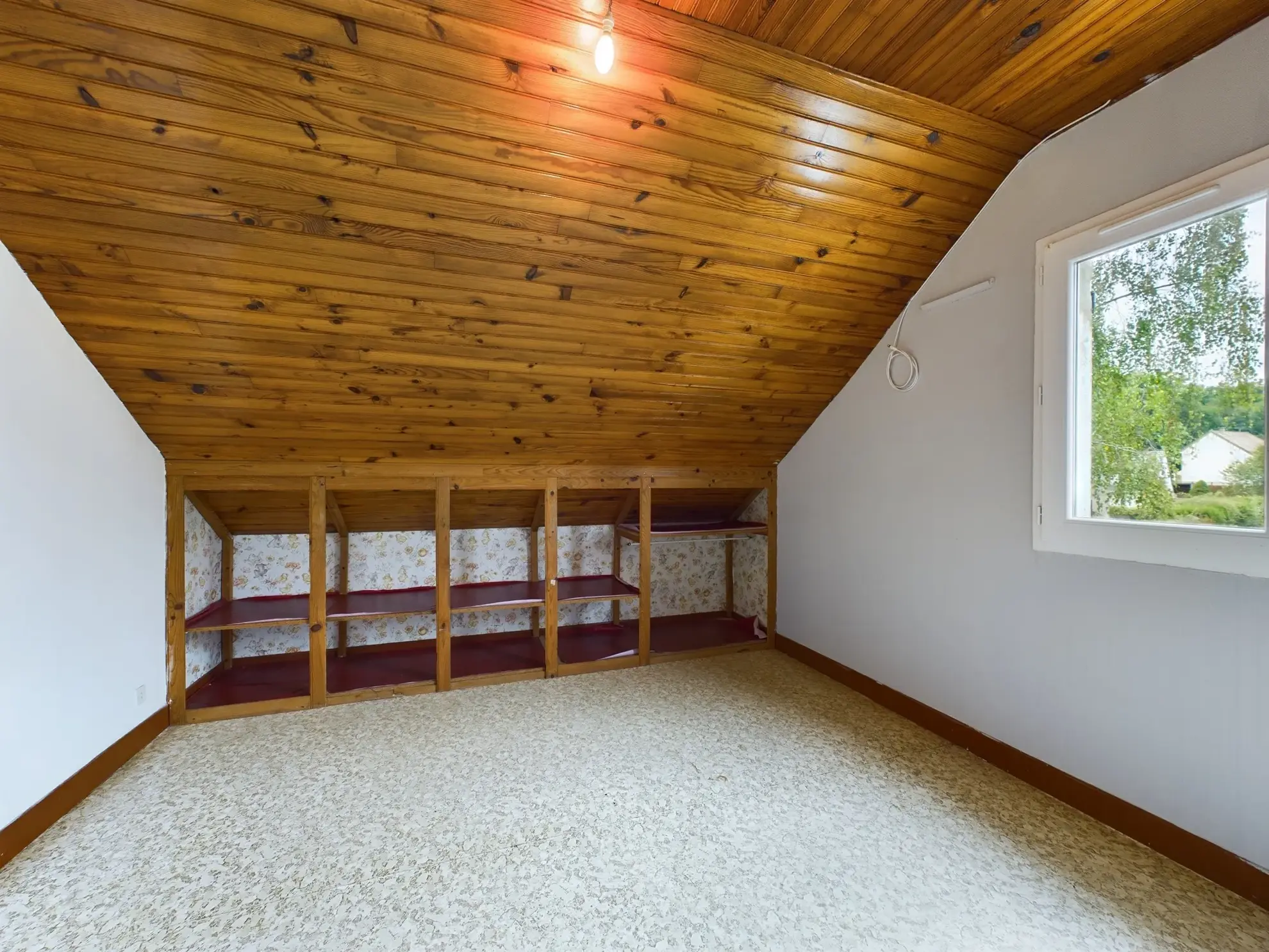 Maison familiale avec 4 chambres et appartement indépendant à Saint-Amand-en-Puisaye 