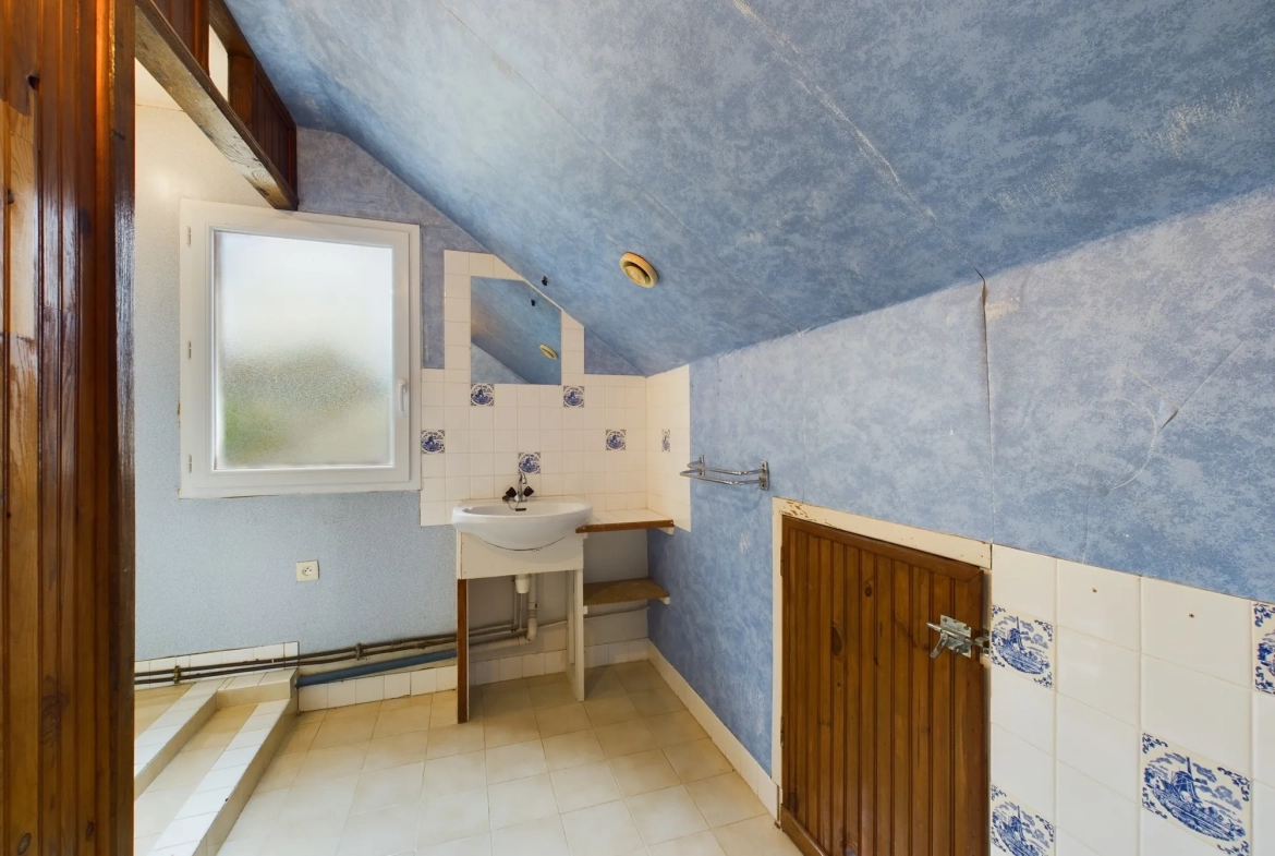 Maison familiale avec 4 chambres et appartement indépendant à Saint-Amand-en-Puisaye 