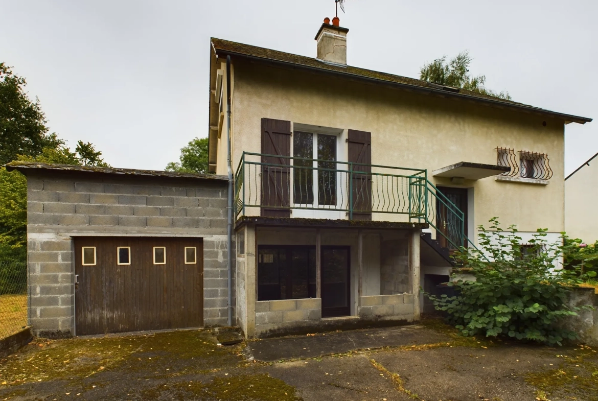 Maison familiale avec 4 chambres et appartement indépendant à Saint-Amand-en-Puisaye 