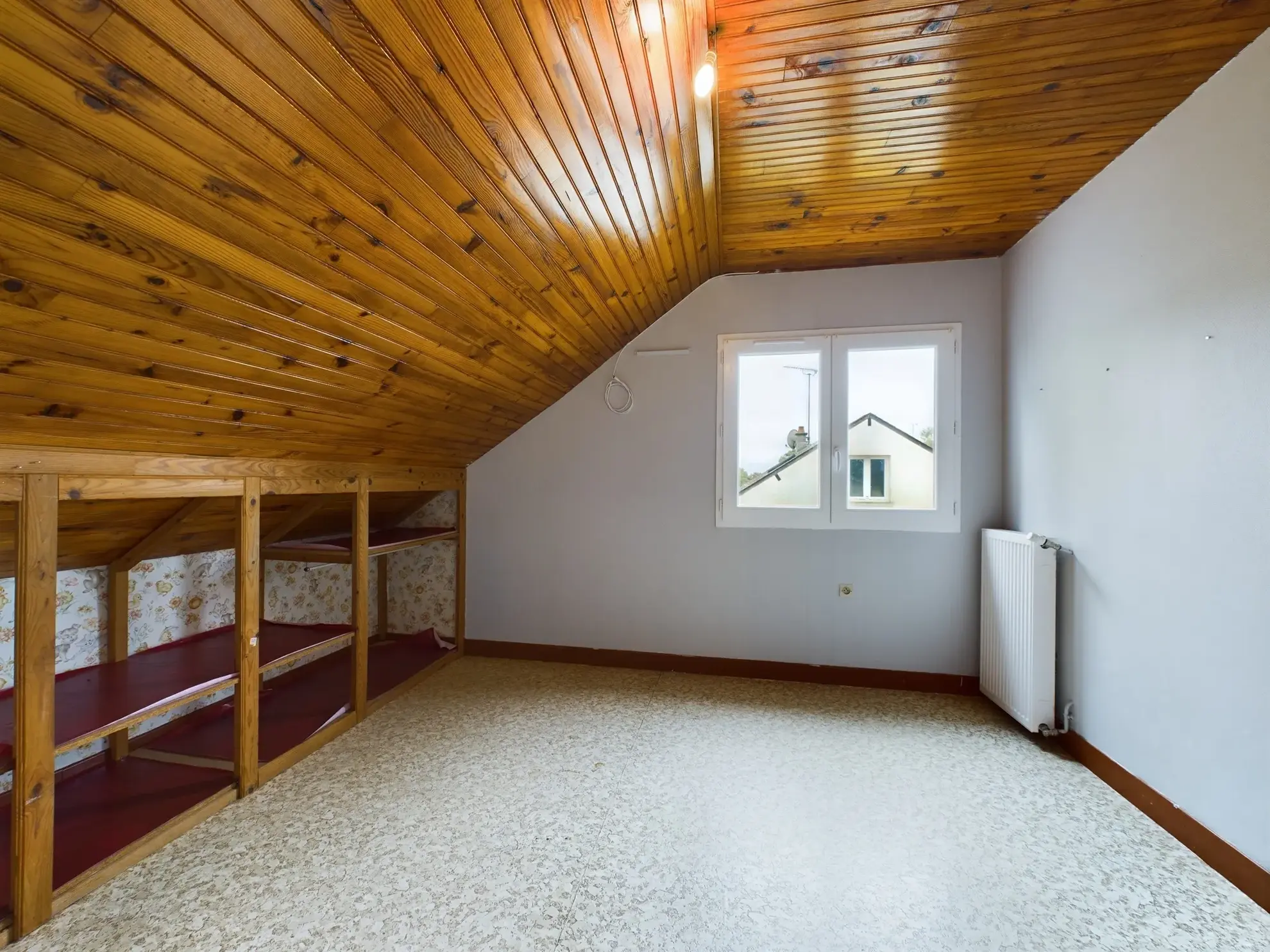 Maison familiale avec 4 chambres et appartement indépendant à Saint-Amand-en-Puisaye 