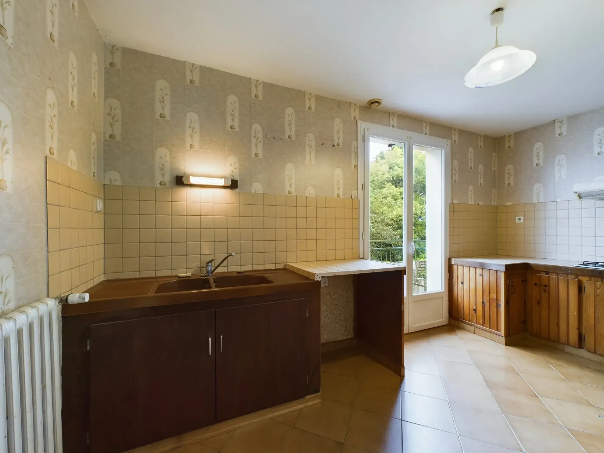 Maison familiale avec 4 chambres et appartement indépendant à Saint-Amand-en-Puisaye 