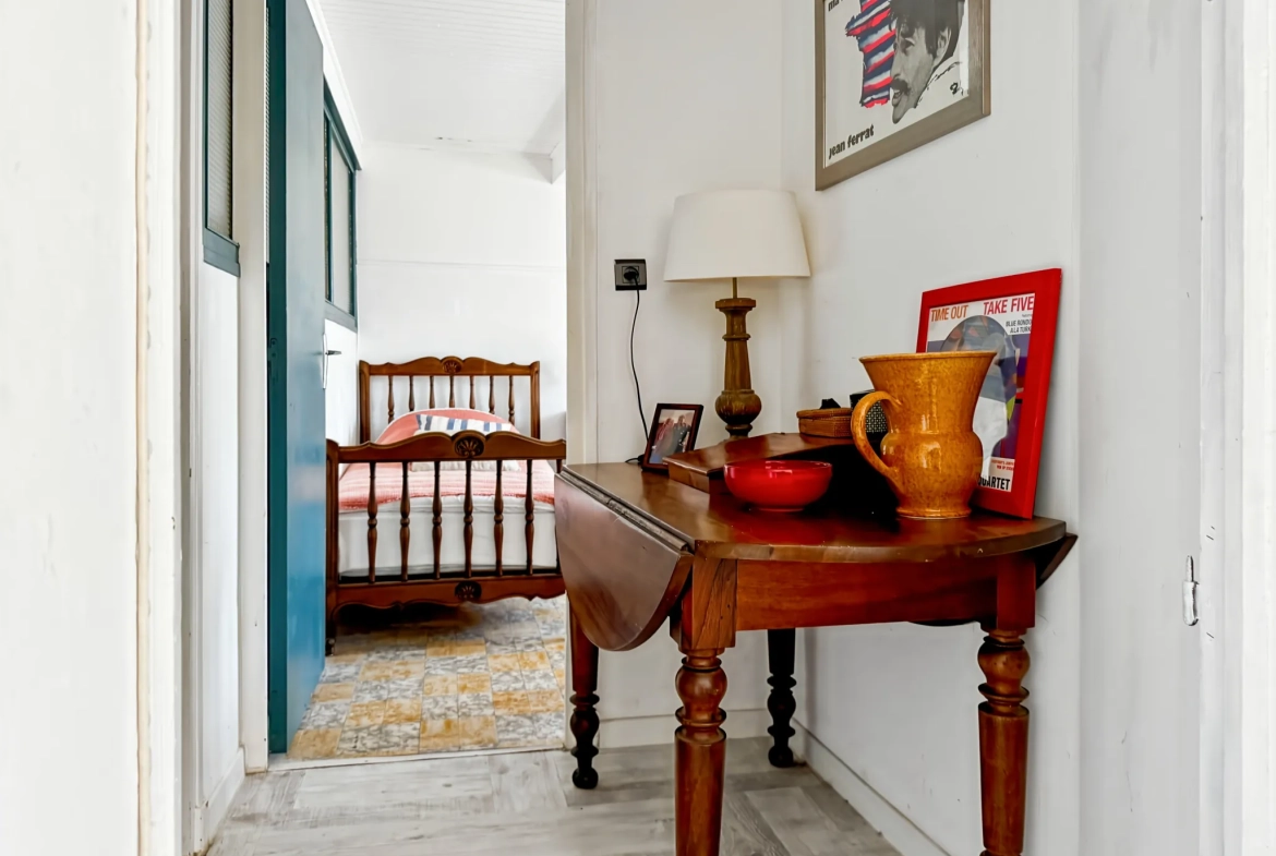 Maison atypique avec terrasse et vue montagne à Antraigues-sur-Volane 