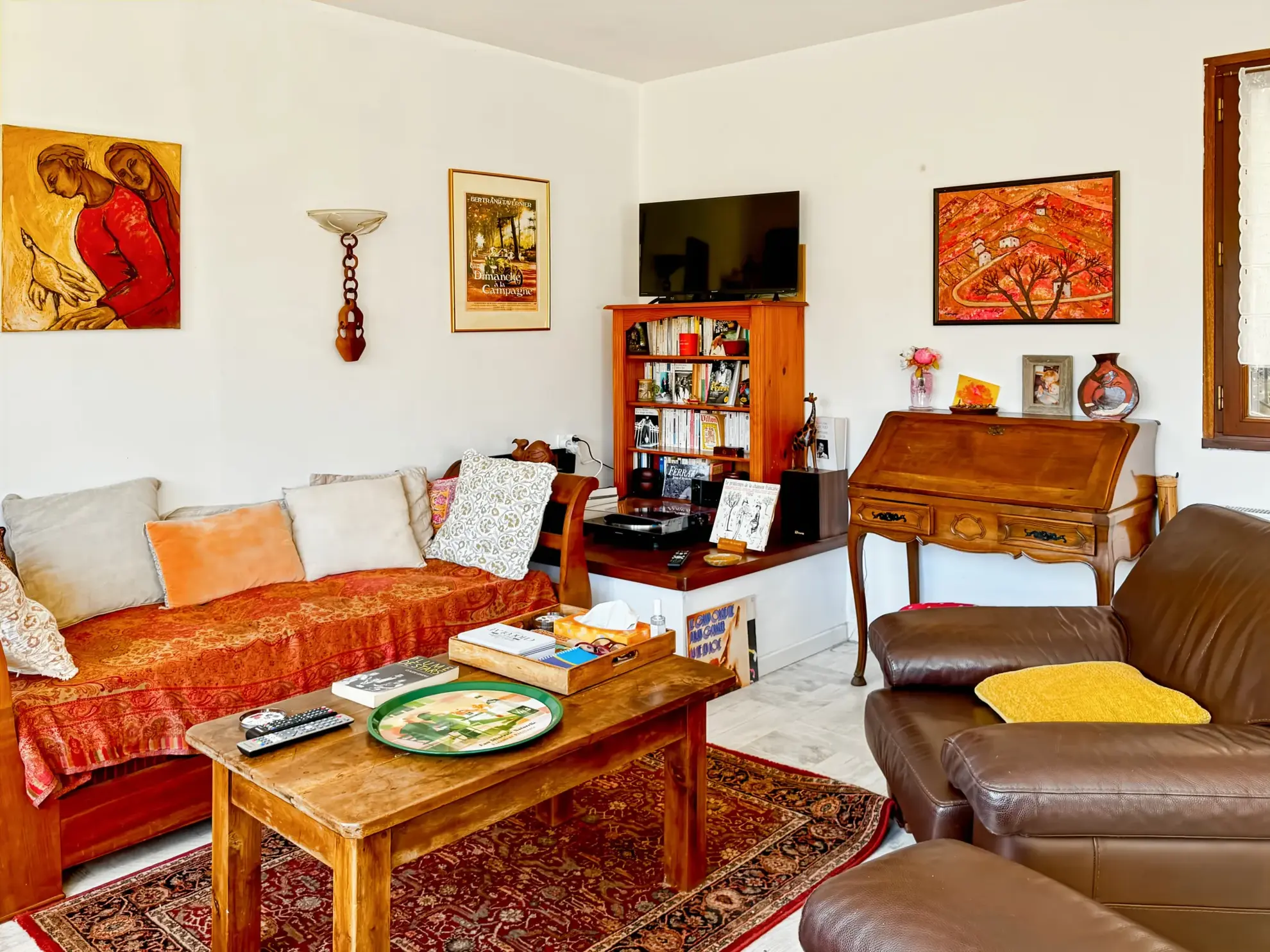 Maison atypique avec terrasse et vue montagne à Antraigues-sur-Volane 