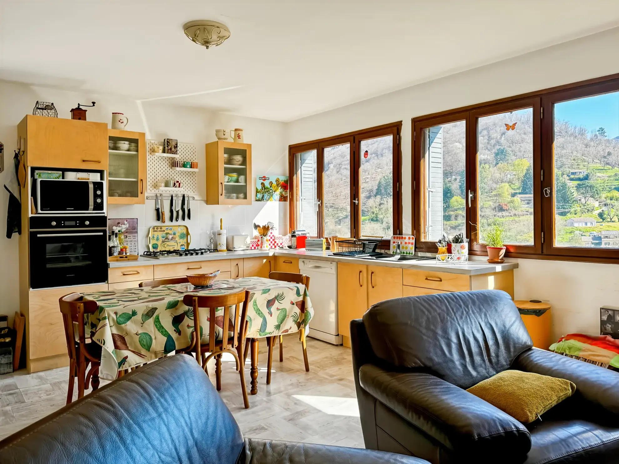 Maison atypique avec terrasse et vue montagne à Antraigues-sur-Volane 