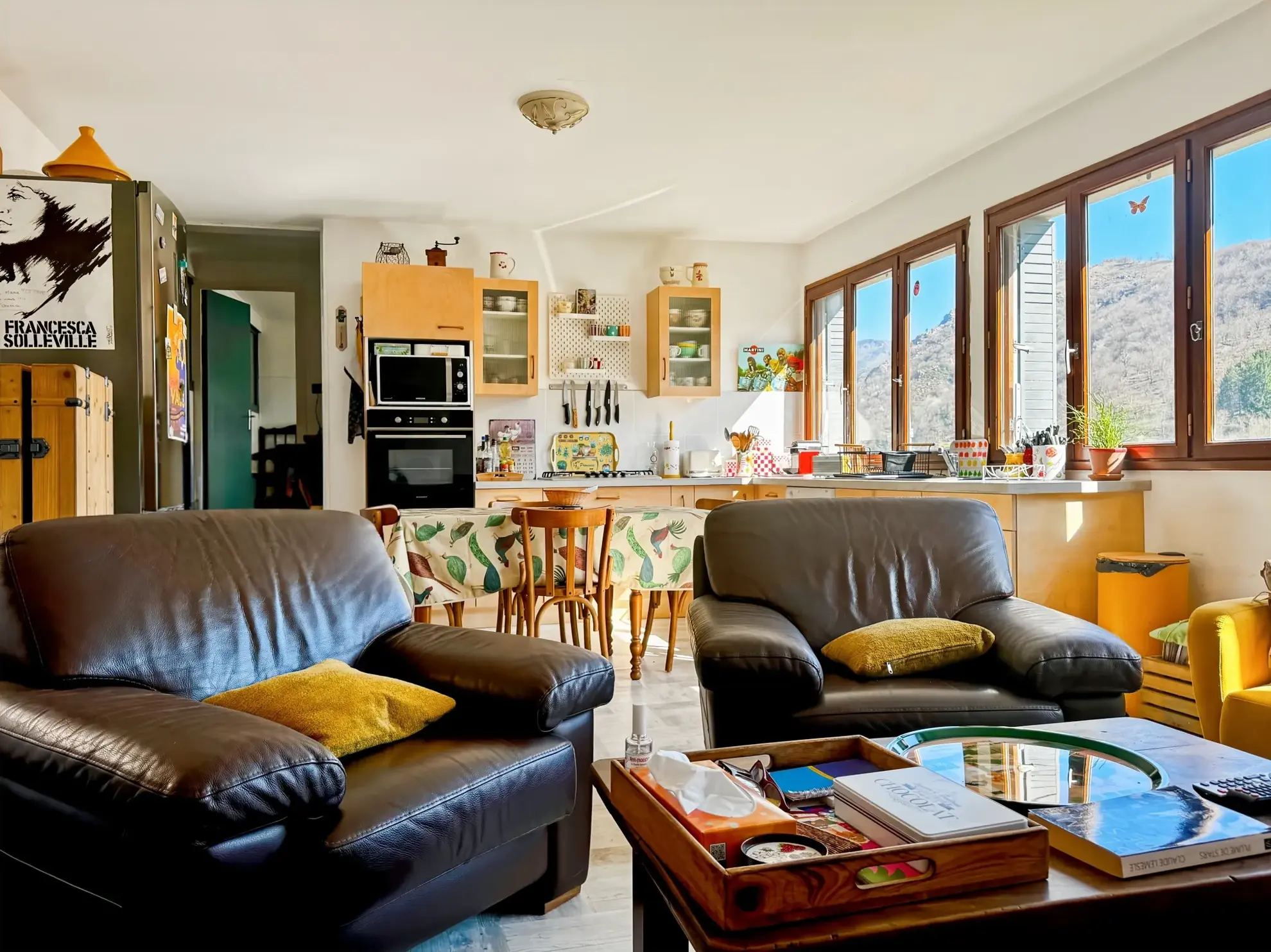 Maison atypique avec terrasse et vue montagne à Antraigues-sur-Volane 
