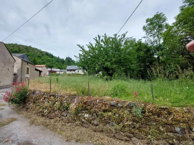 Grande villa F5 avec terrasse couverte à Mélagues, idéal pour familles 
