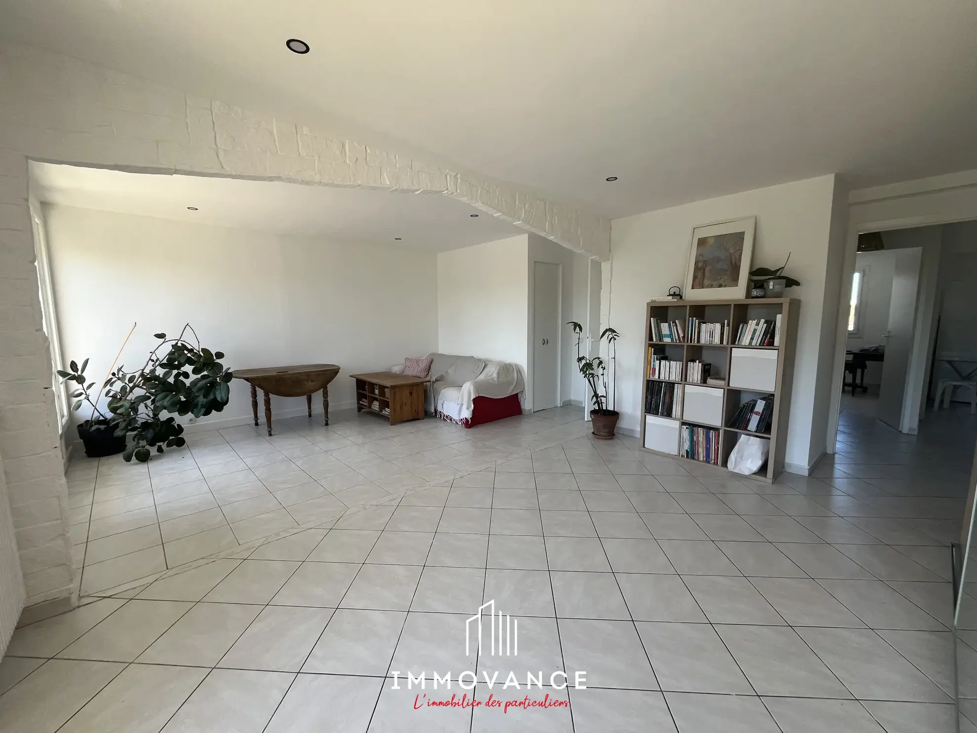 Grand appartement 75 m² traversant à Montpellier, secteur Près d'Arènes, avec terrasse et garage 