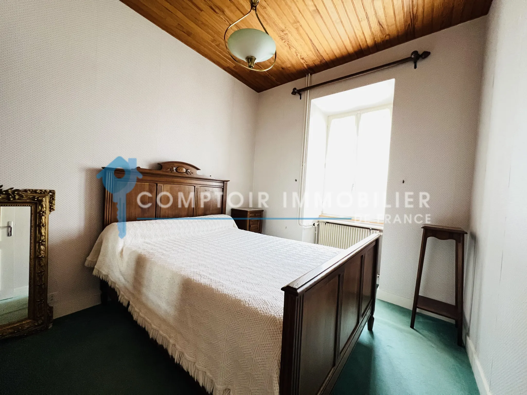 Maison en pierres avec dépendances et jardin à Auneau - 111 m² 