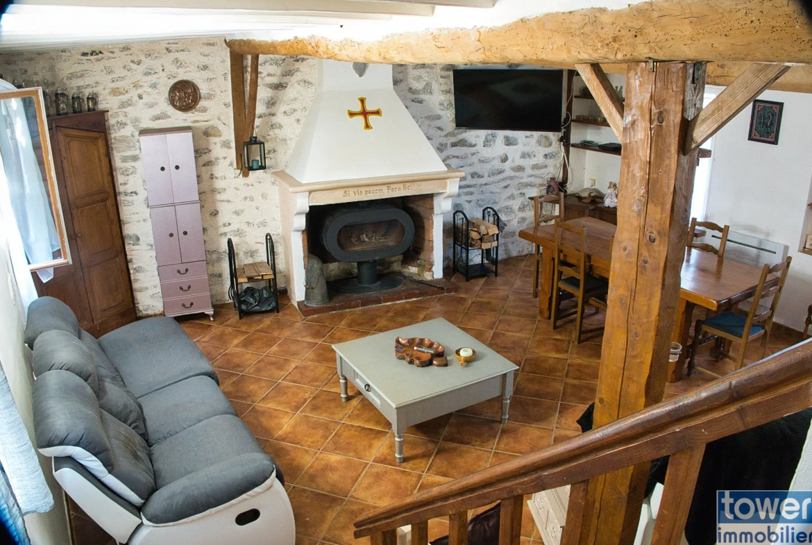 À vendre maison de village rénovée avec patio et jardin dans les Corbières 