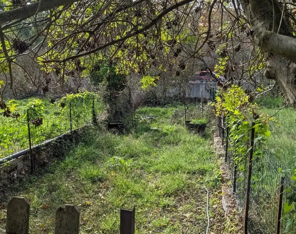 À vendre maison de village rénovée avec patio et jardin dans les Corbières 