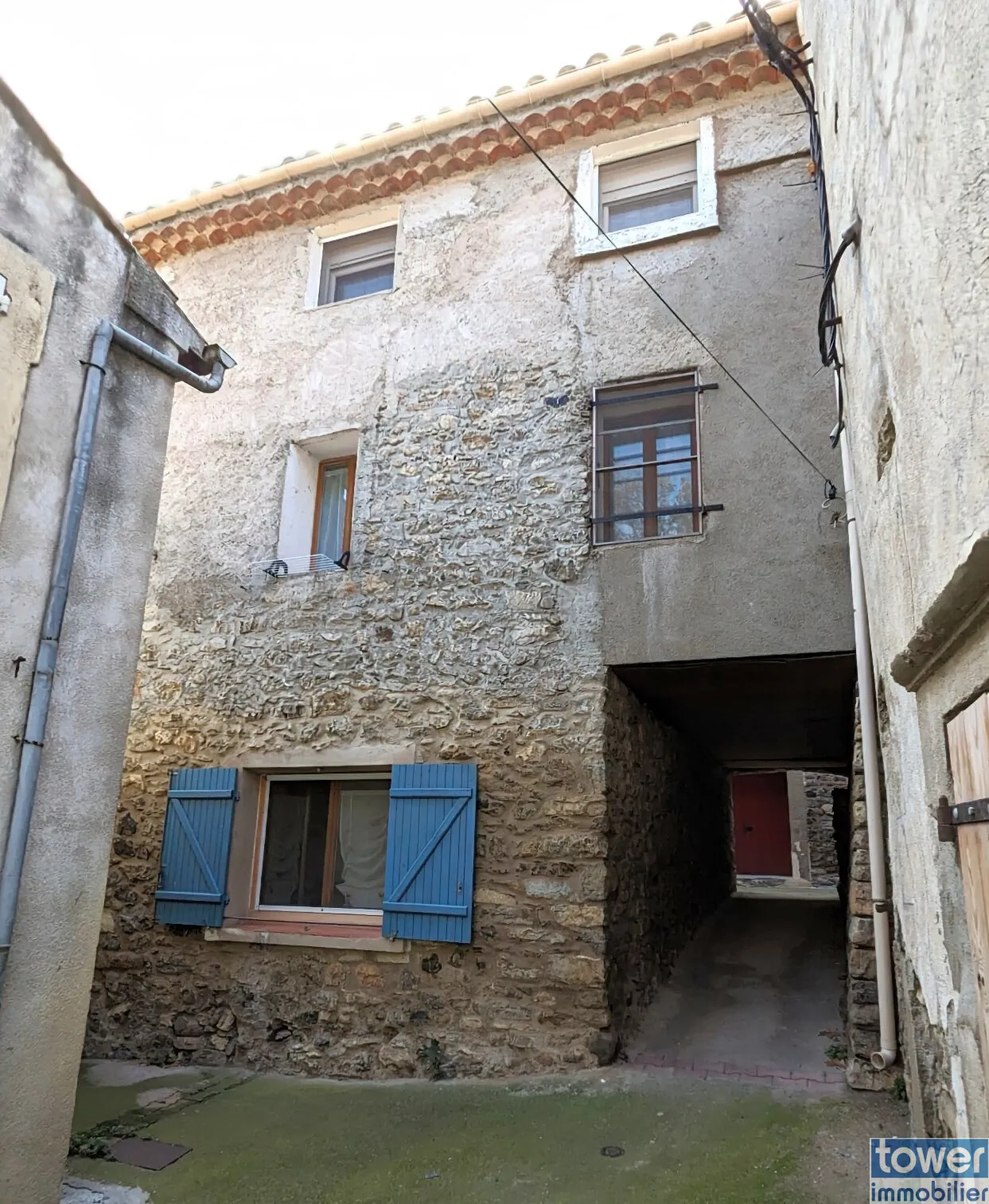 À vendre maison de village rénovée avec patio et jardin dans les Corbières 