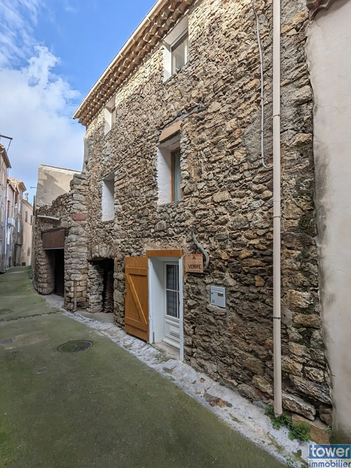 À vendre maison de village rénovée avec patio et jardin dans les Corbières 