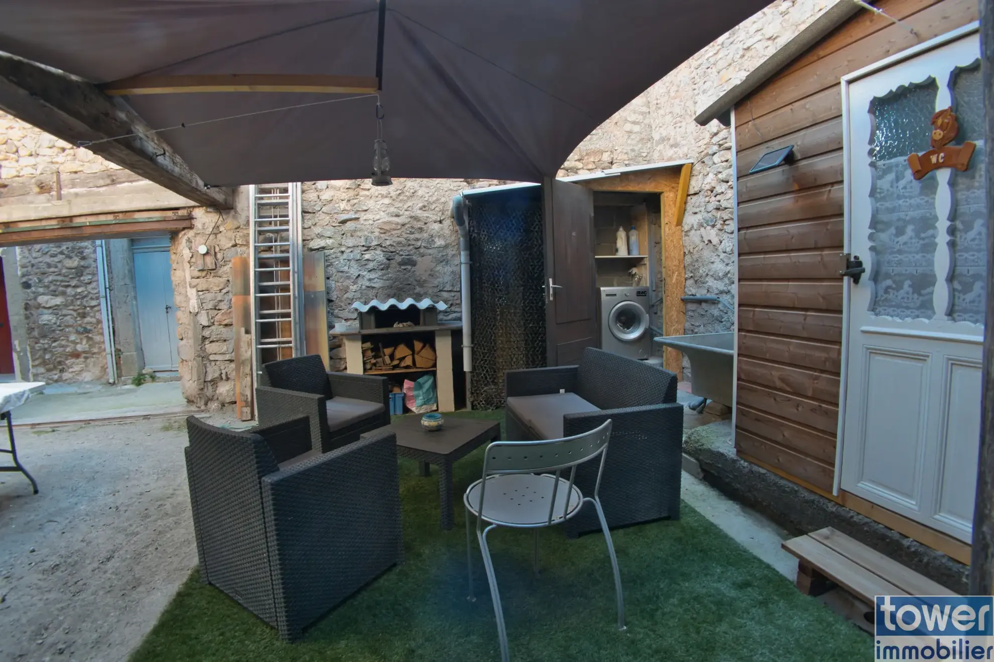 À vendre maison de village rénovée avec patio et jardin dans les Corbières 