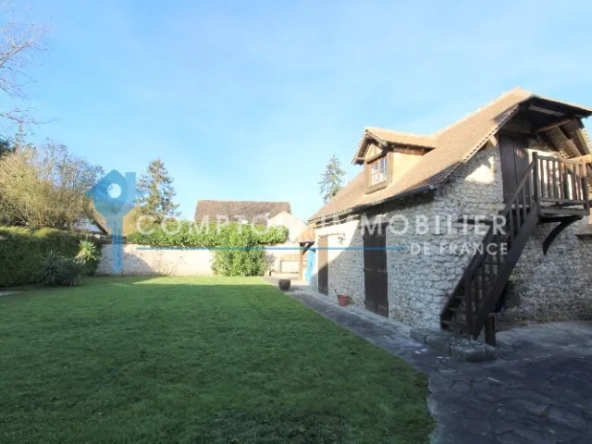 Maison de charme à vendre proche de Pacy-sur-Eure, 165 m2 avec terrain de 555 m2