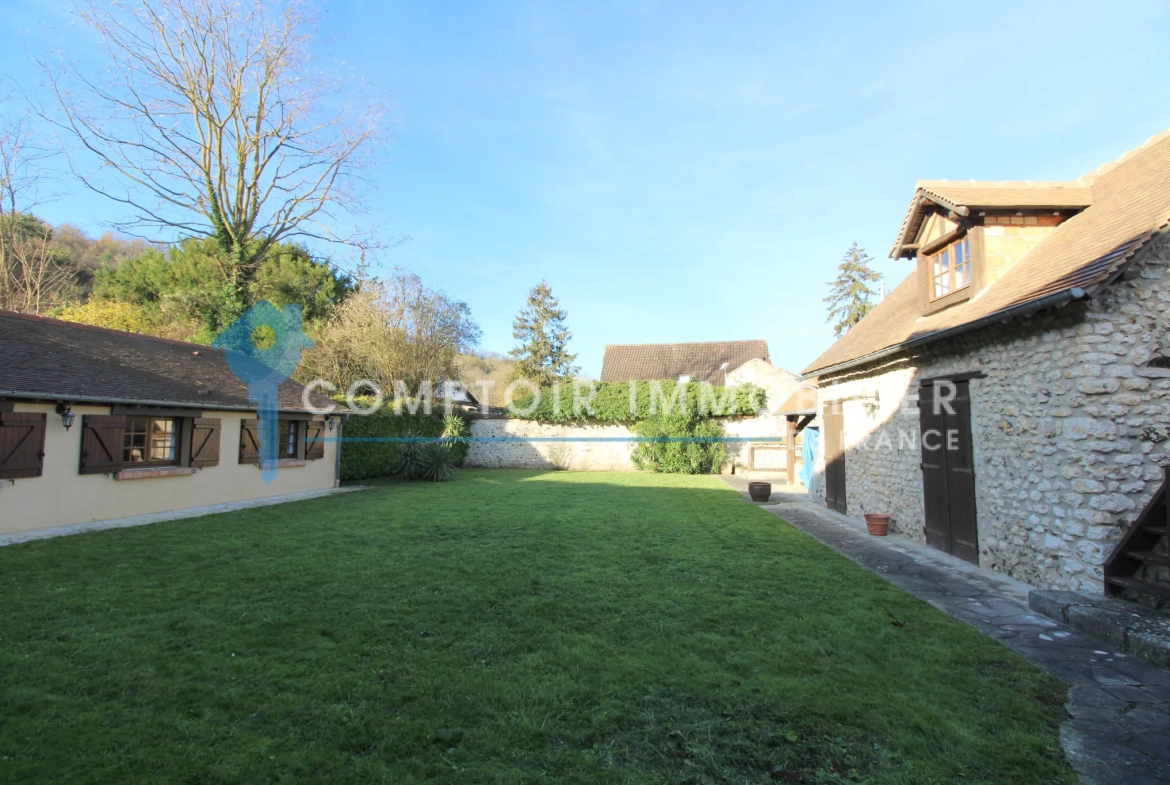 Maison de charme à vendre proche de Pacy-sur-Eure, 165 m2 avec terrain de 555 m2 
