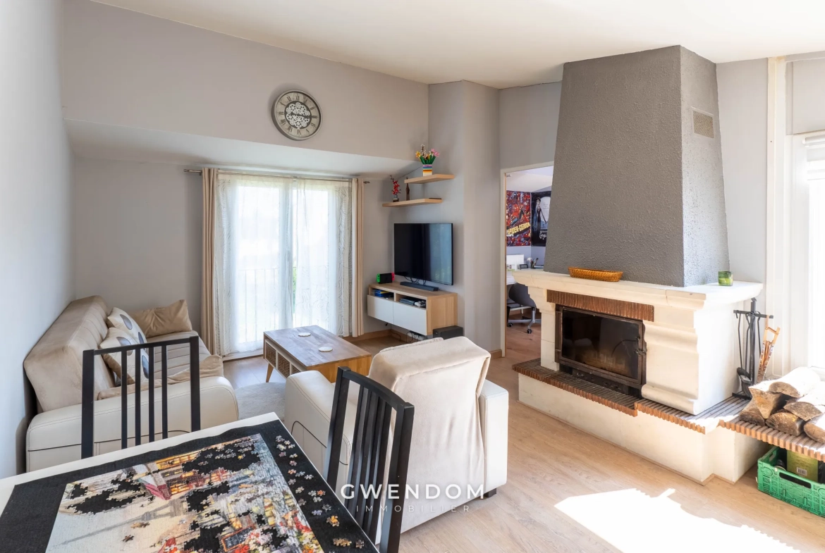 Vente d’un triplex lumineux avec terrasse à Torcy dans le quartier du Clos 