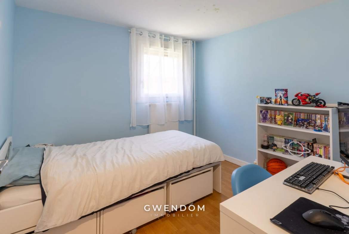 Vente d’un triplex lumineux avec terrasse à Torcy dans le quartier du Clos 