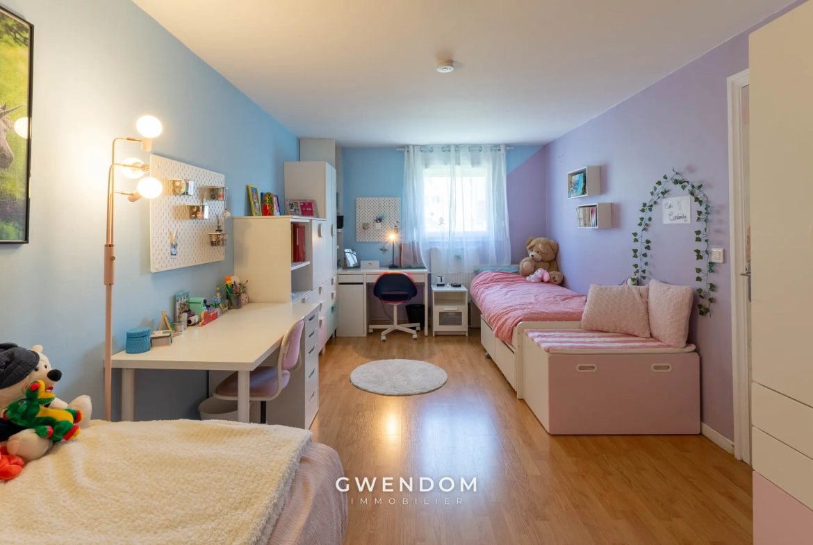 Vente d’un triplex lumineux avec terrasse à Torcy dans le quartier du Clos 