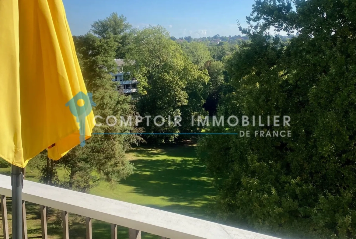 Appartement T2 à Brunoy avec vue sur parc et balcon, proche RER 