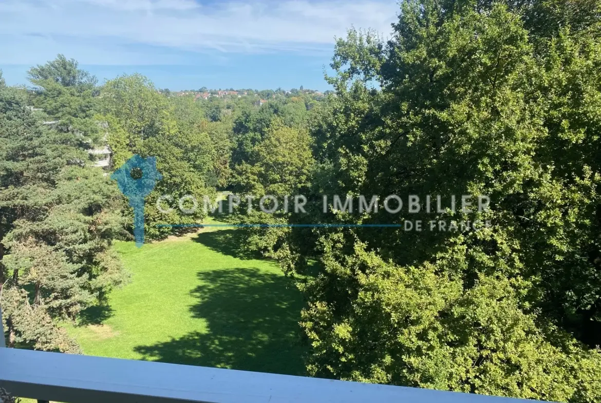 Appartement T2 à Brunoy avec vue sur parc et balcon, proche RER 