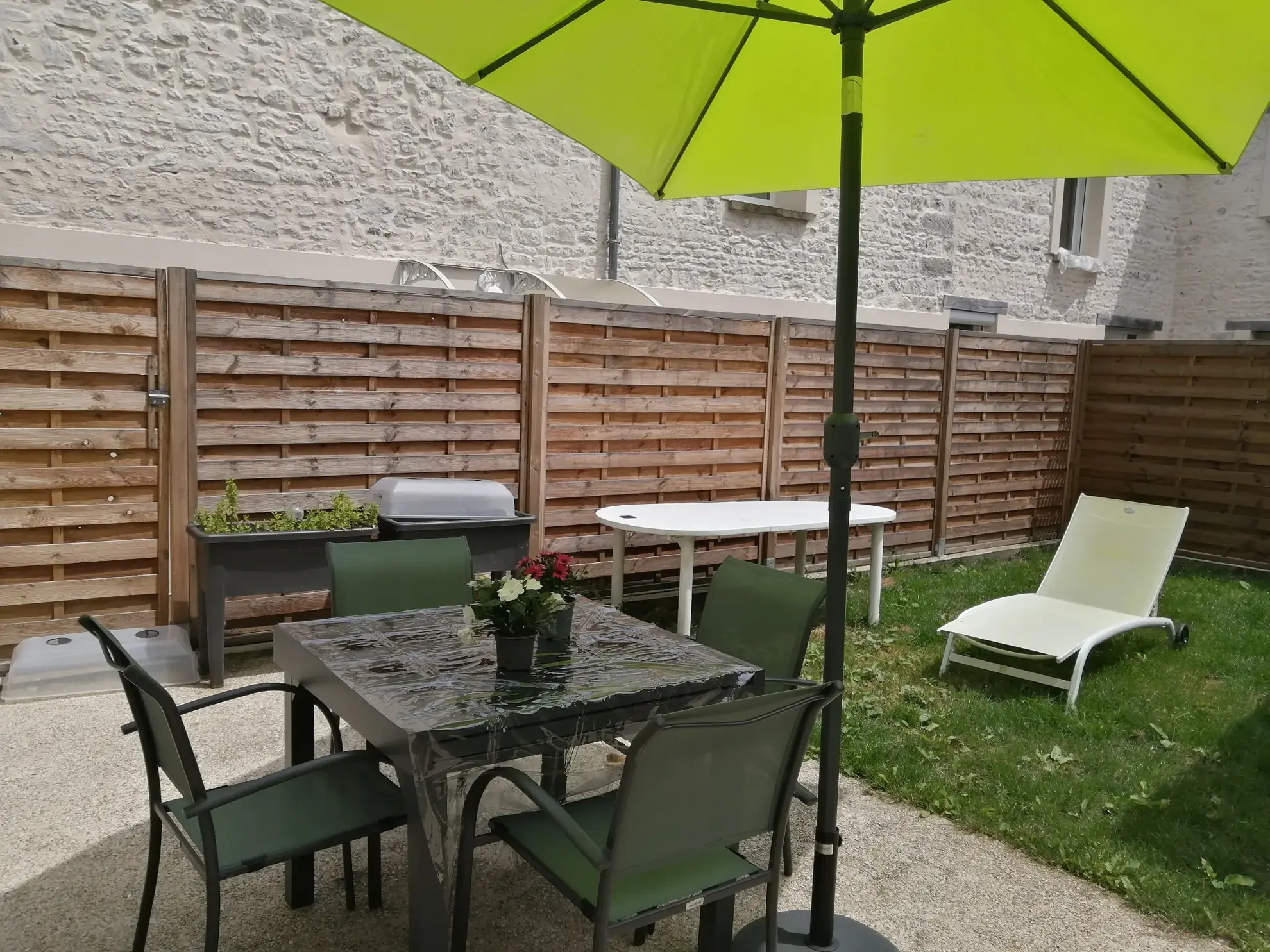 Maison de village rénovée à Limetz Villez avec jardin et caves voûtées 