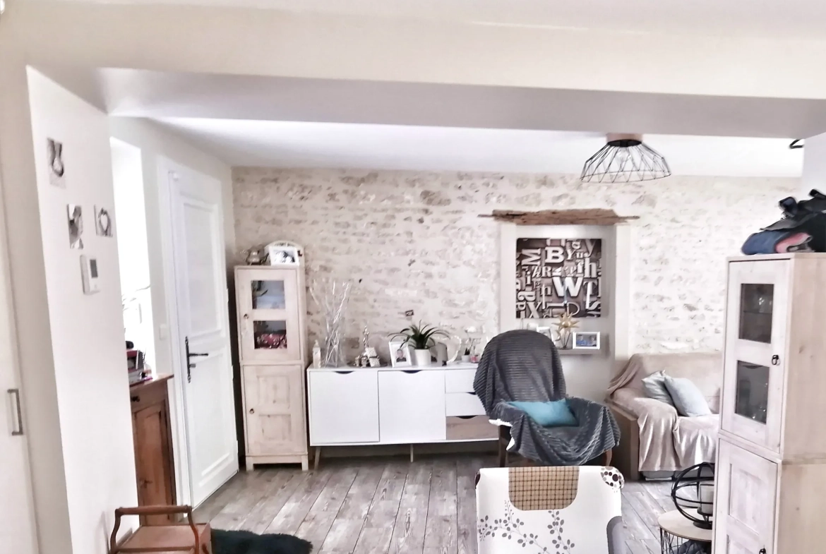 Maison de village rénovée à Limetz Villez avec jardin et caves voûtées 