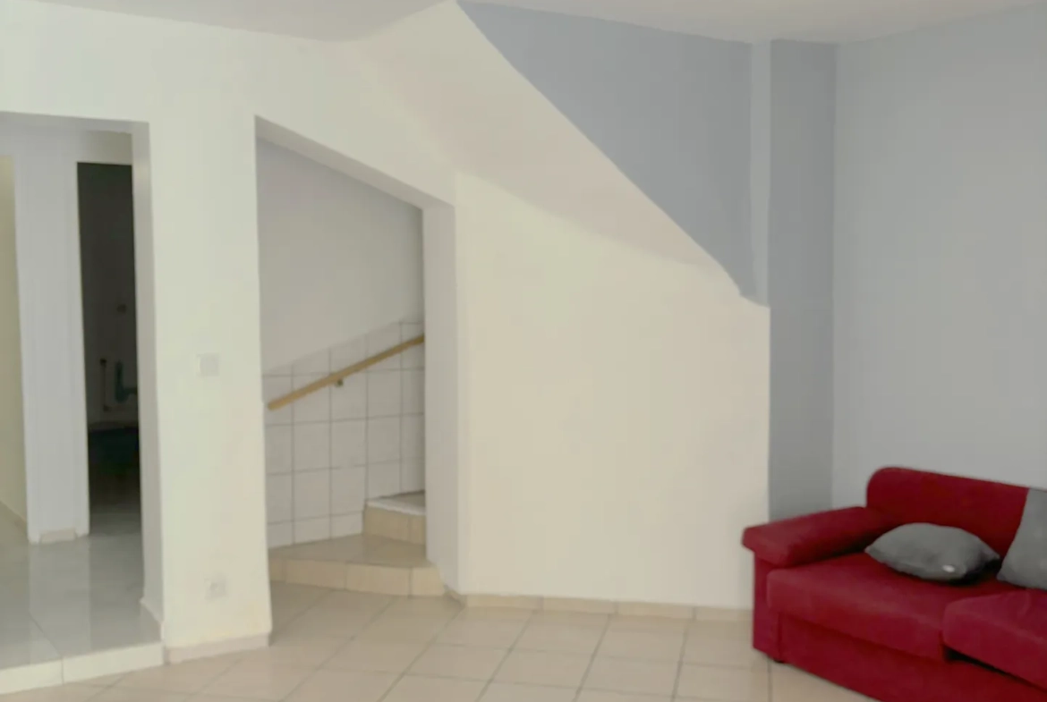 Maison T4 rénovée avec terrasse à Marseille, secteur Aygalades 