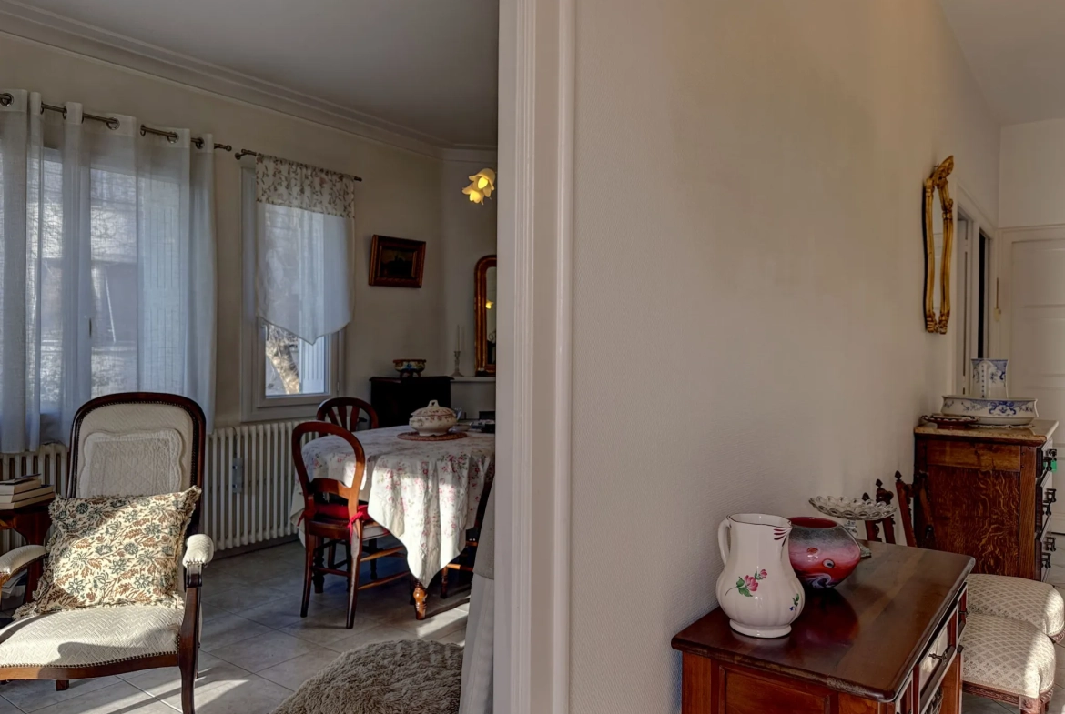 Villa rénovée avec jardin à Villeneuve-sur-Lot dans un quartier recherché 