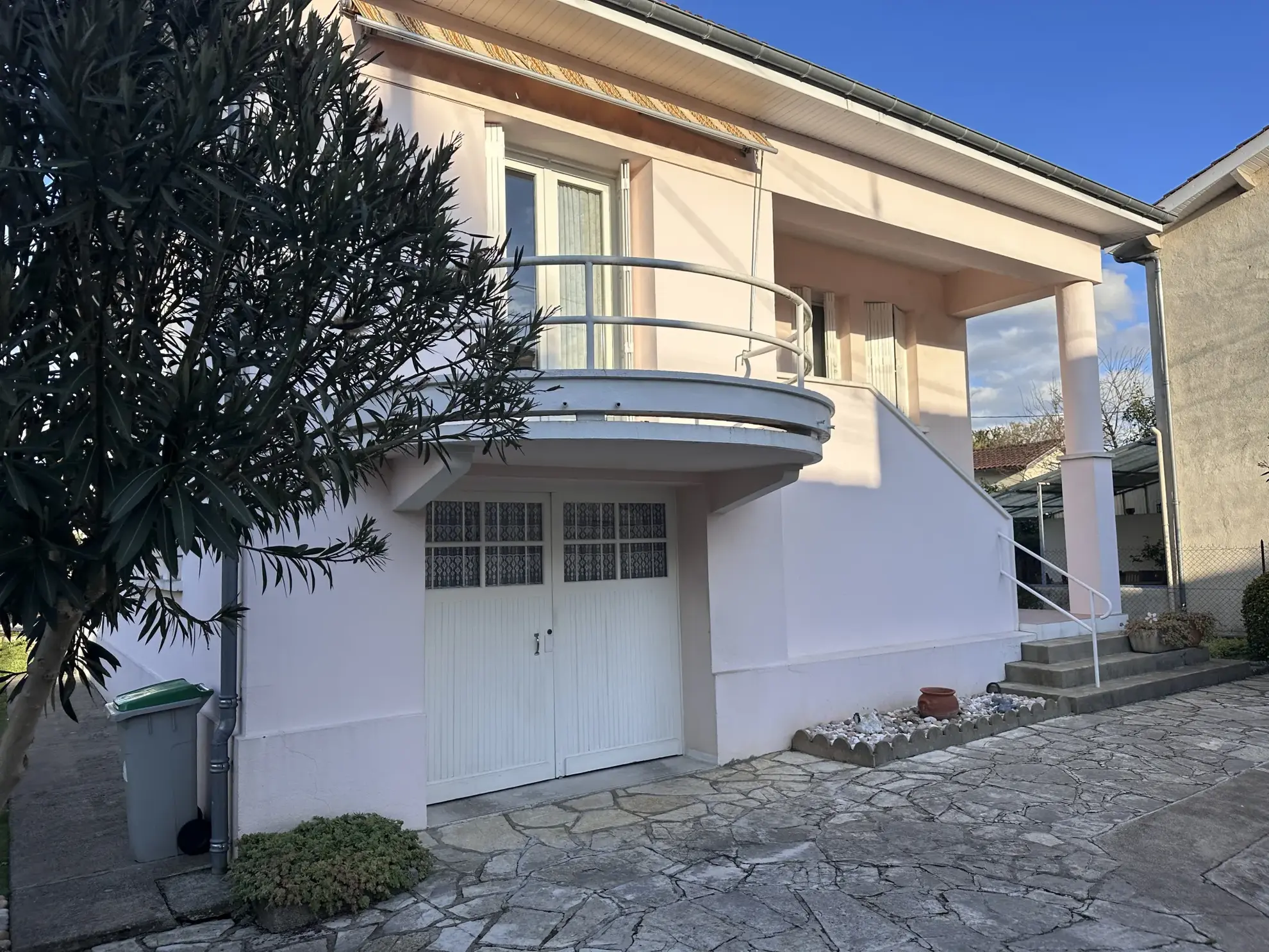 Villa rénovée avec jardin à Villeneuve-sur-Lot dans un quartier recherché 