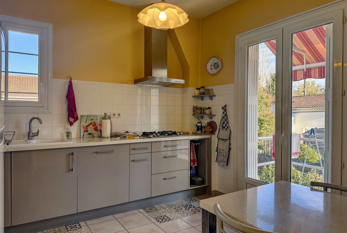 Villa rénovée avec jardin à Villeneuve-sur-Lot dans un quartier recherché 