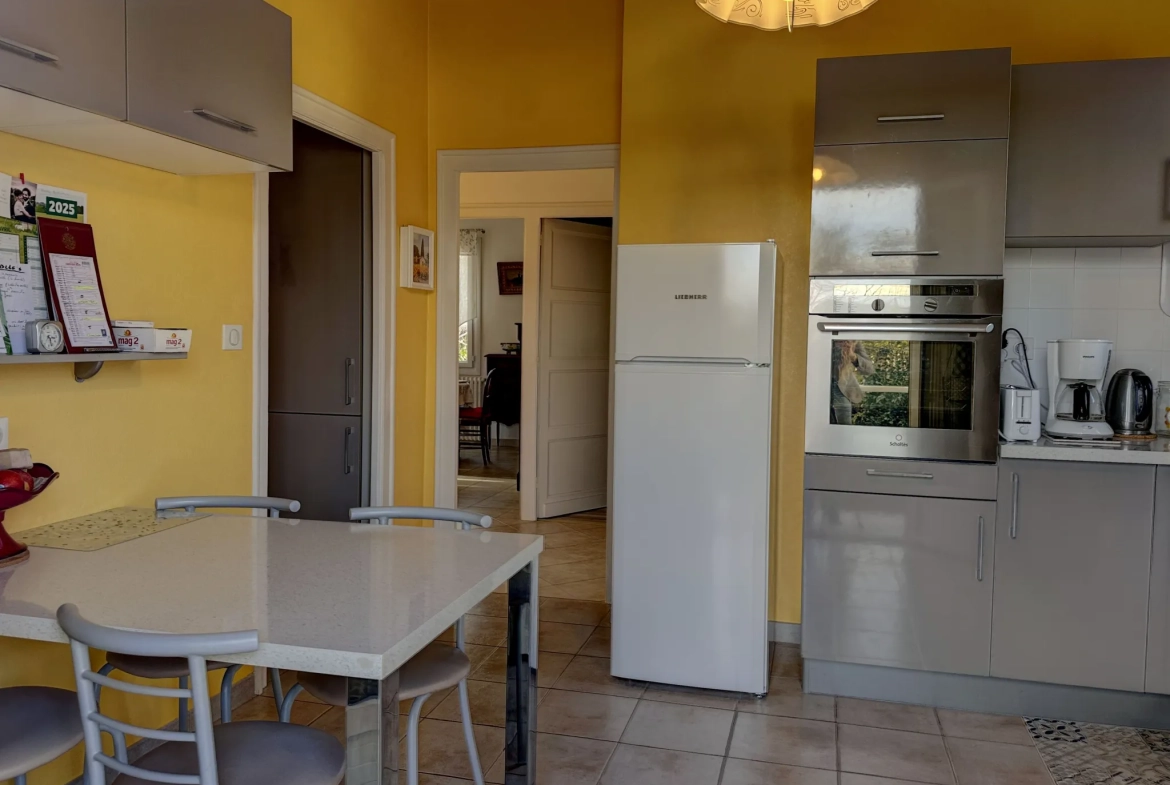 Villa rénovée avec jardin à Villeneuve-sur-Lot dans un quartier recherché 