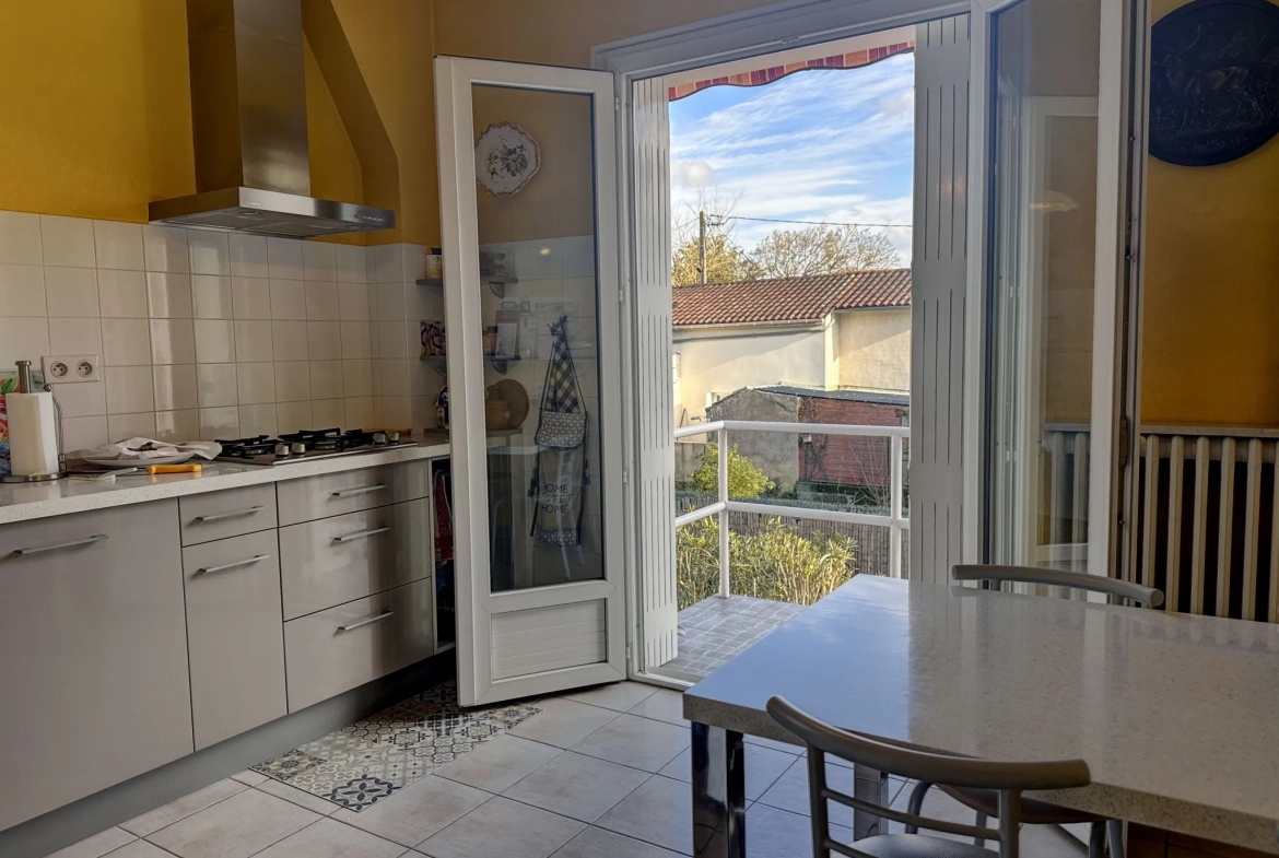 Villa rénovée avec jardin à Villeneuve-sur-Lot dans un quartier recherché 