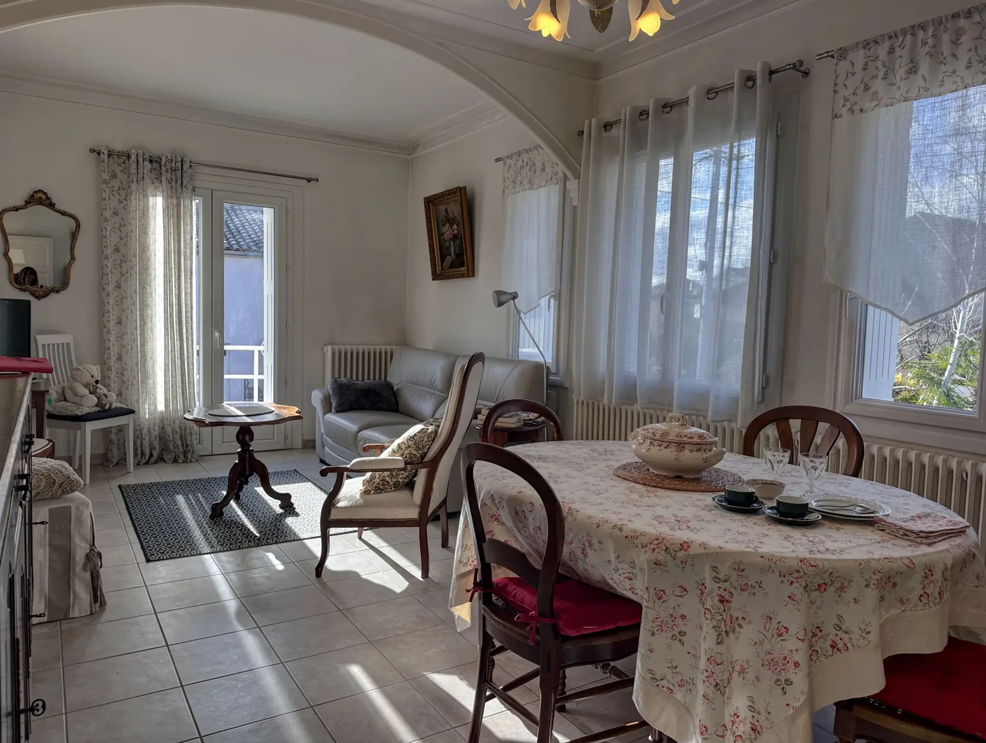 Villa rénovée avec jardin à Villeneuve-sur-Lot dans un quartier recherché 